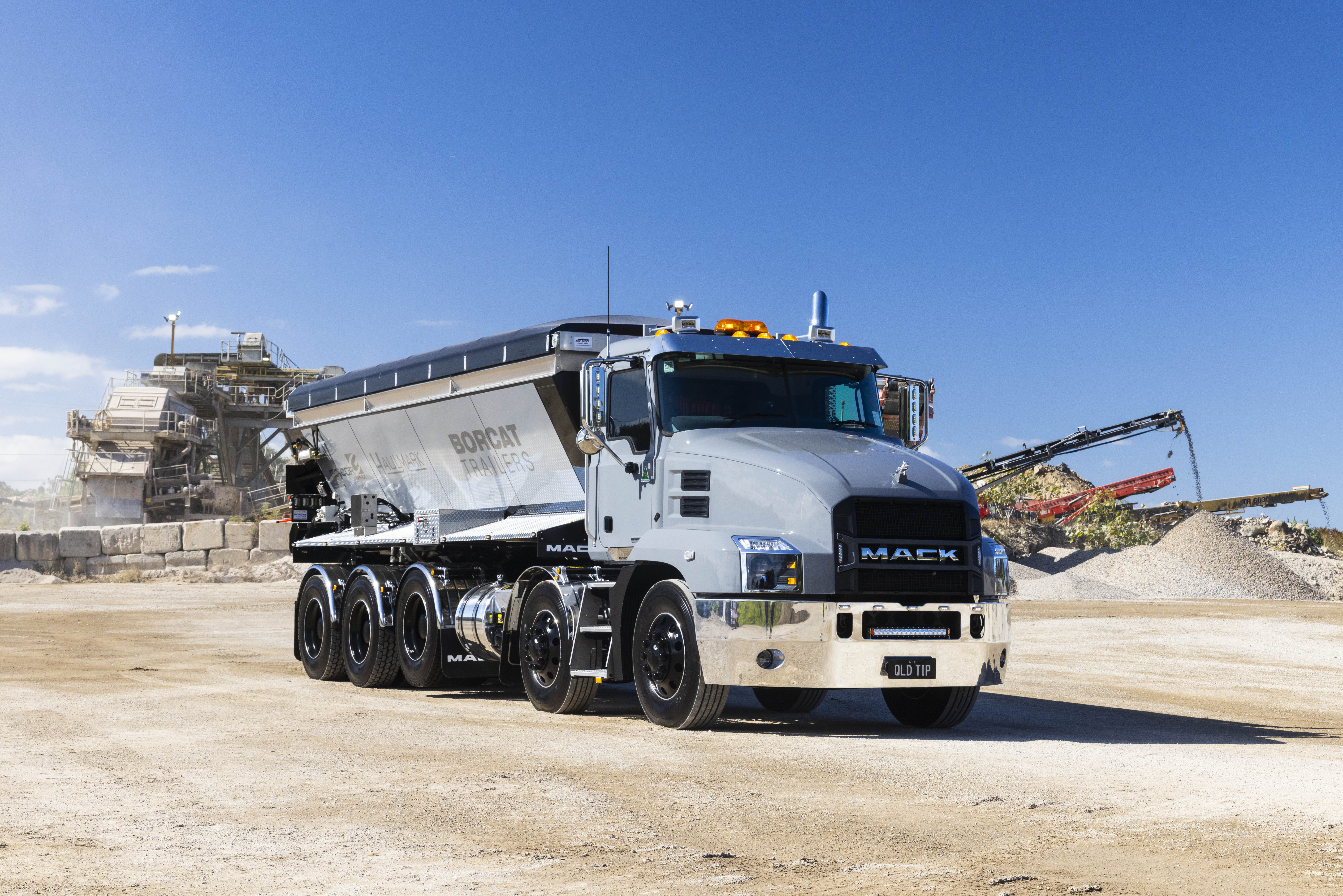 R*N様 カナダ製 MACK TRUCKS Avon sportswear ジャ JOHNATHAN THURSTON SPEARHEADS DRIZABONE & MACK TRUCKS' ROAD TRIP